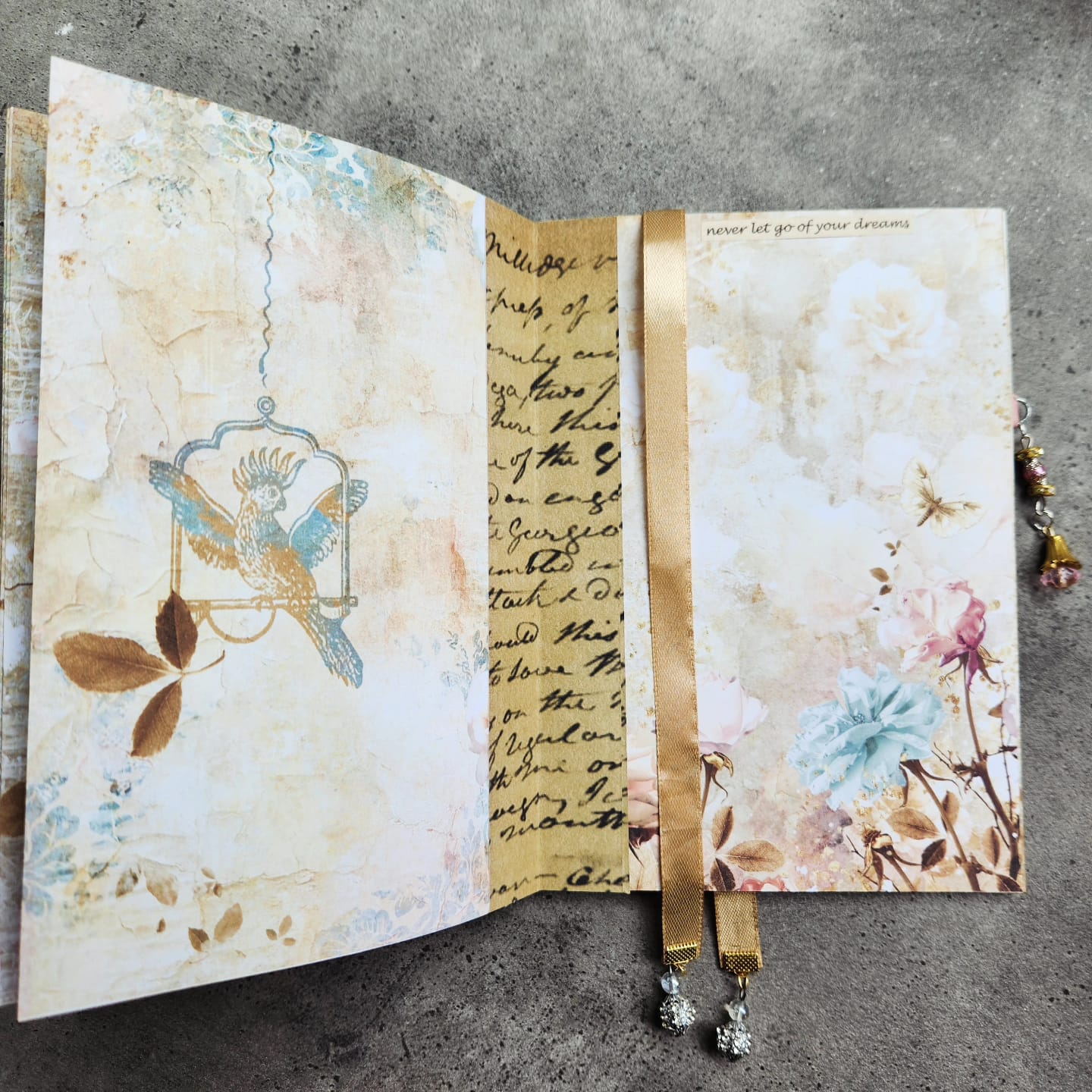 PAPILLON FLORAL SCRAPBOOK