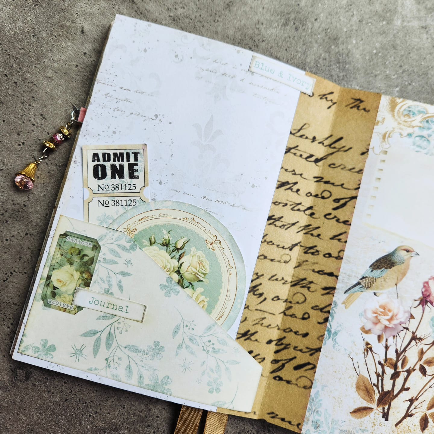 PAPILLON FLORAL SCRAPBOOK