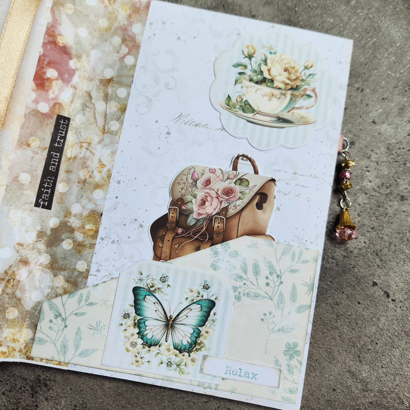 PAPILLON FLORAL SCRAPBOOK
